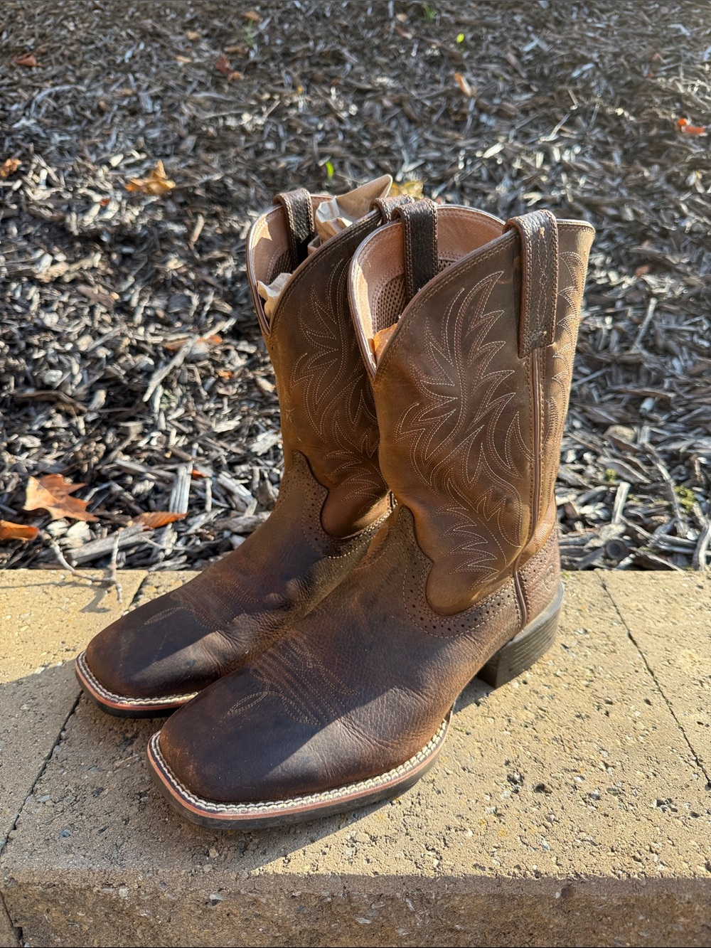 Ariat Men's 11 Square Toe Leather Western Boots
